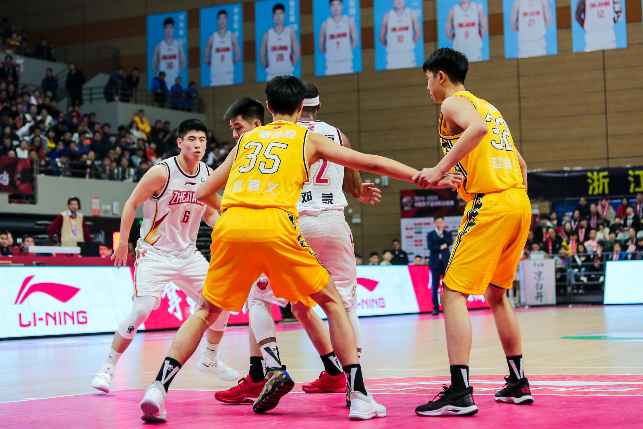 kaiyun-广厦男篮发布备战花絮，加时末段绝杀压哨，足总杯任务艰巨，轮换策略成焦点(广东宏远战广厦胜负发生逆袭)