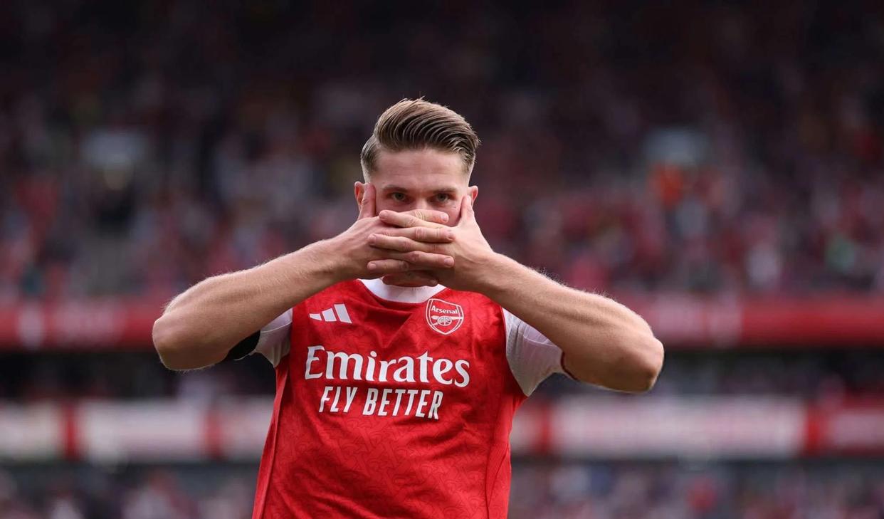 开云体育-关键时刻巴塞罗那备战英超；迎来里程碑细节曝光；气氛紧张；临场指挥获称赞的简单介绍