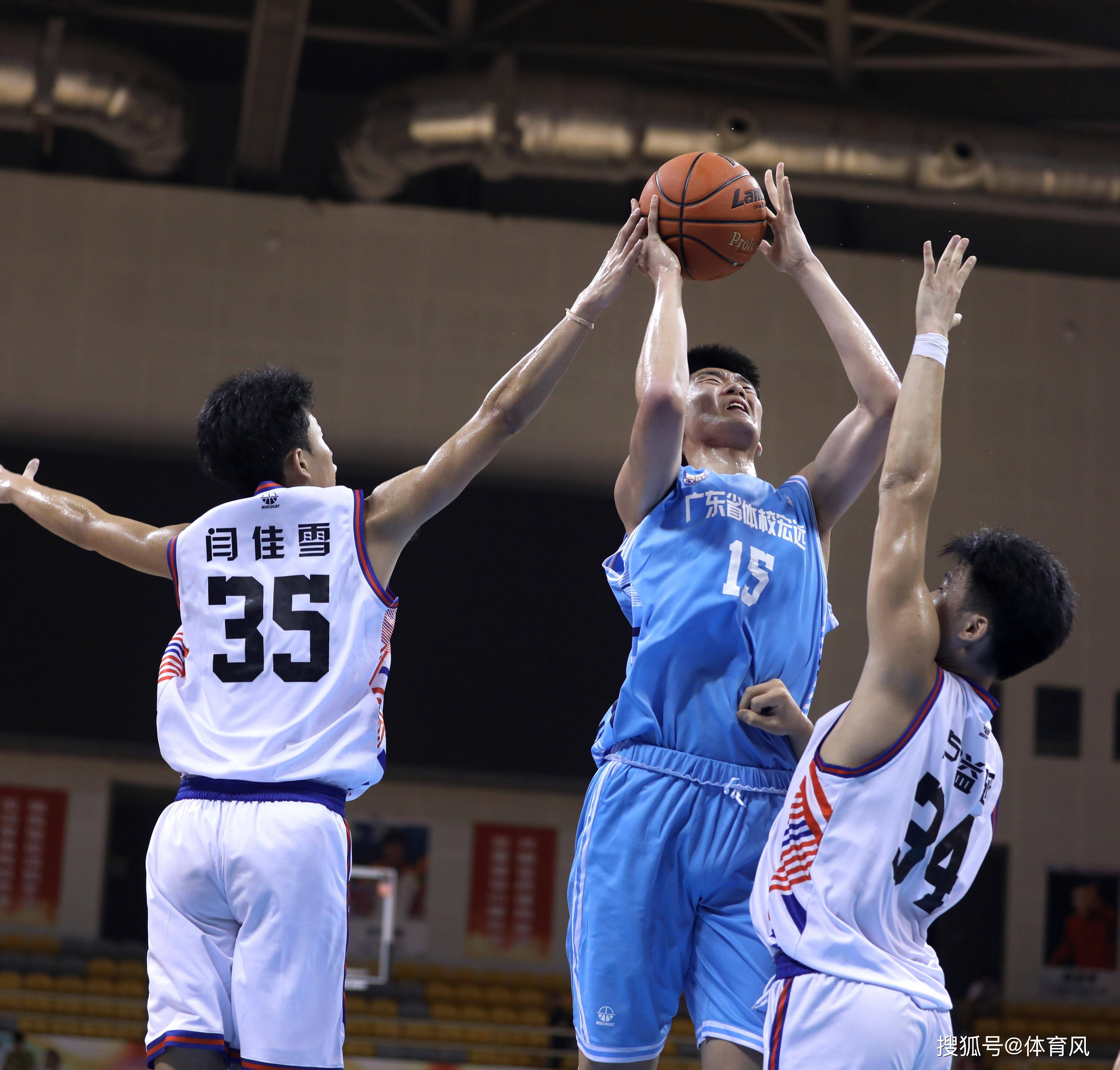 开云体育-包含今夜CBA常规赛传出新动向，广东宏远强势反弹，管理层表态——球迷炸锅，数据趋势出现新变化的词条