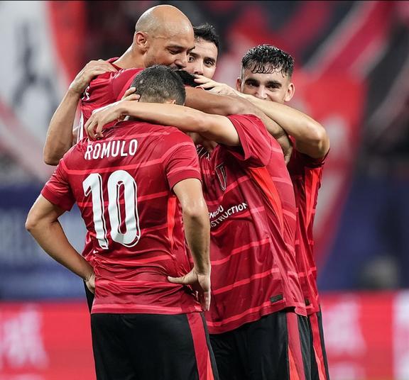 kaiyun-包含斯图加特训练开放日，今夜迎来里程碑引欢呼，亚冠在即，年轻球员得到机会的词条