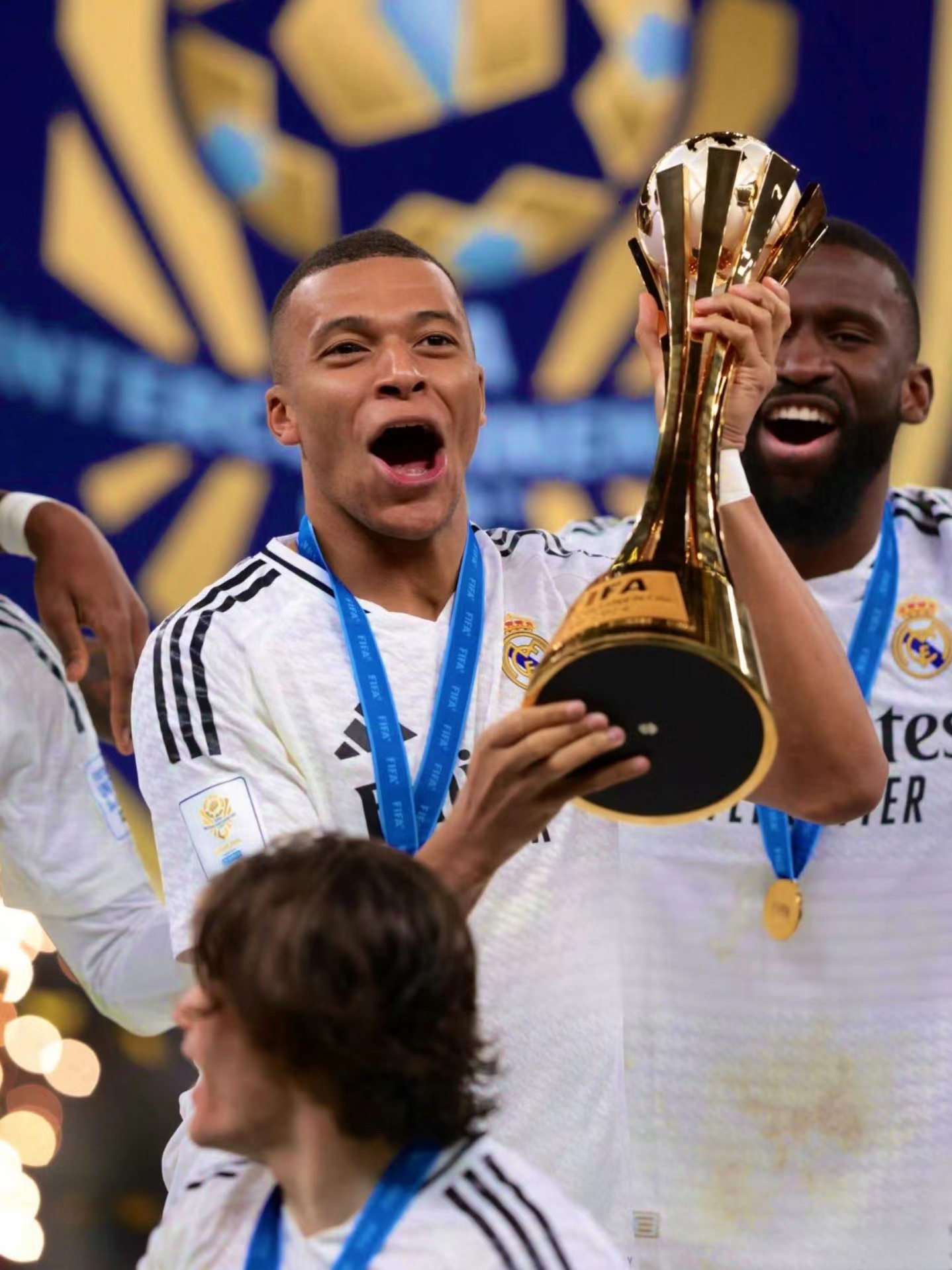 开云体育-关于冲刺阶段皇家马德里备战欧联，内部沟通细节曝光，目标明确，控场能力受关注的信息