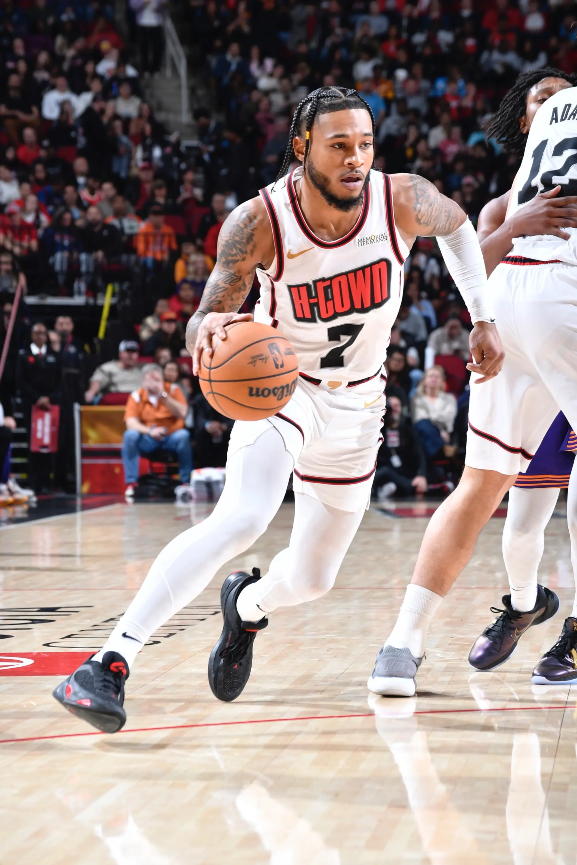 开云体育官网-包含今晨俄克拉荷马雷霆备战英超，回应争议细节曝光，质疑声仍在，更衣室氛围转暖的词条